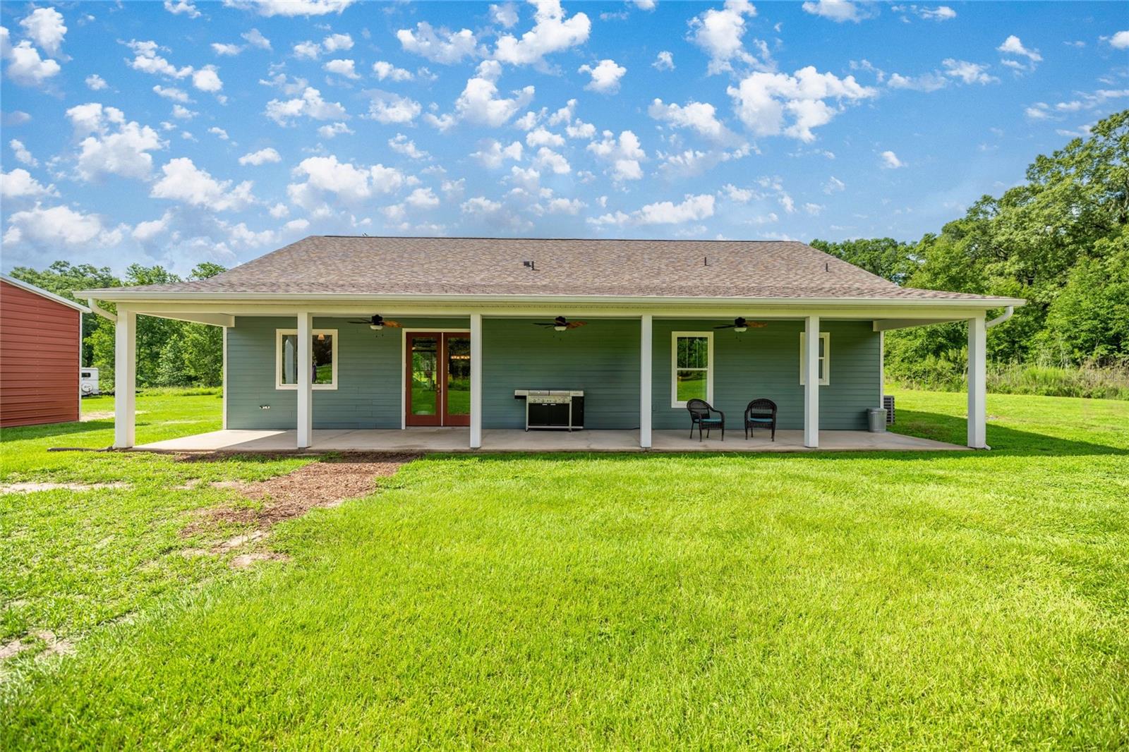 Listing photo id 7 for 3905 84th Lane Road