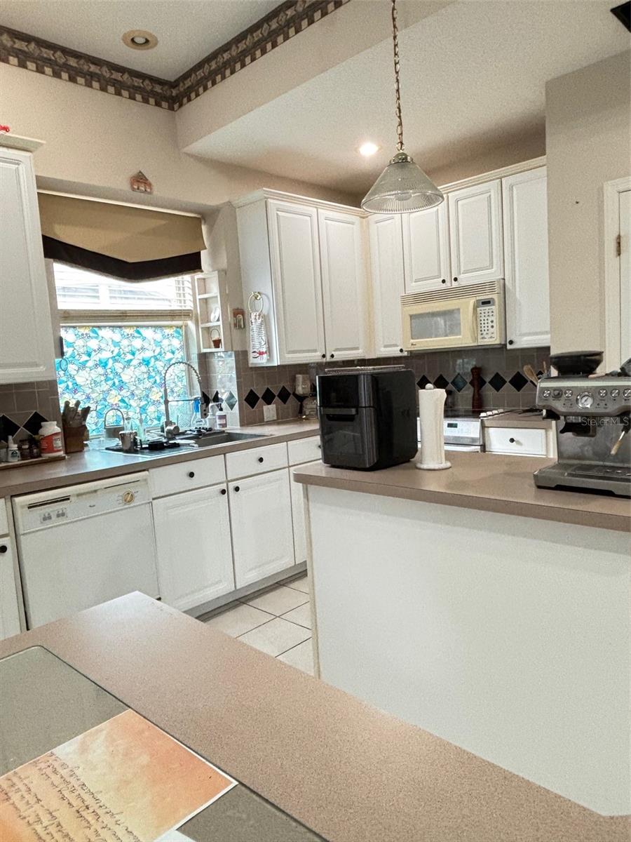 Image 13 of 51 For 2733 Scarborough Drive