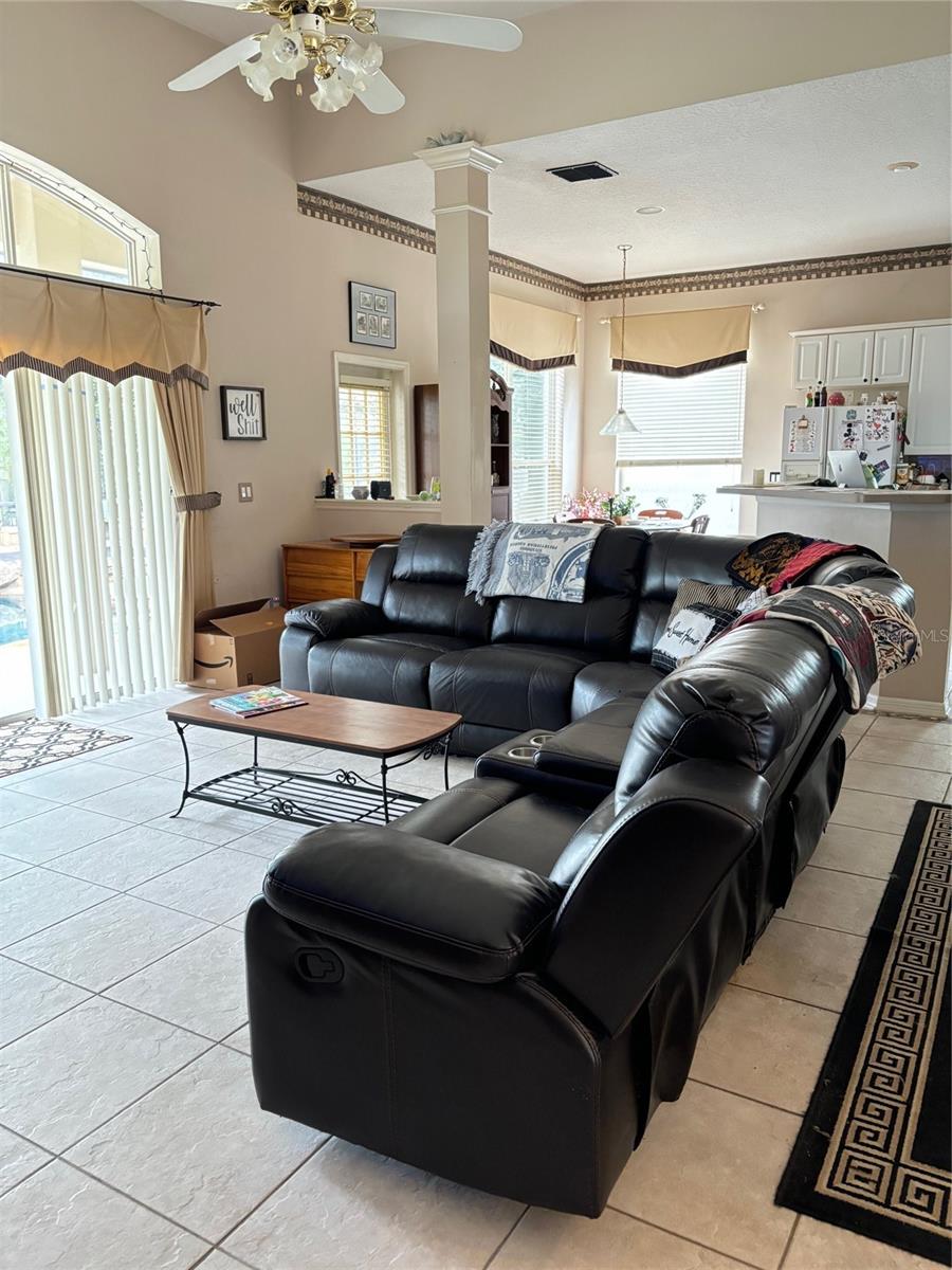 Image 7 of 51 For 2733 Scarborough Drive