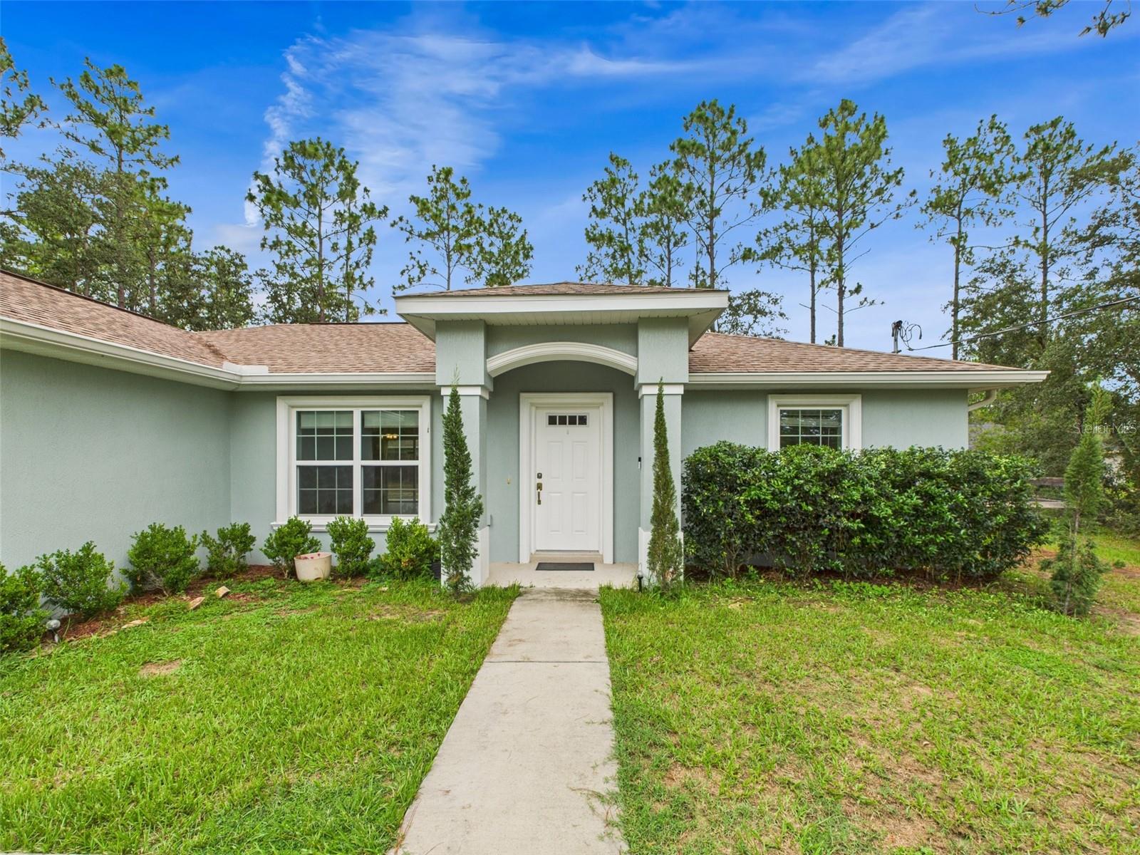 Listing photo id 0 for 1899 Oliver Drive