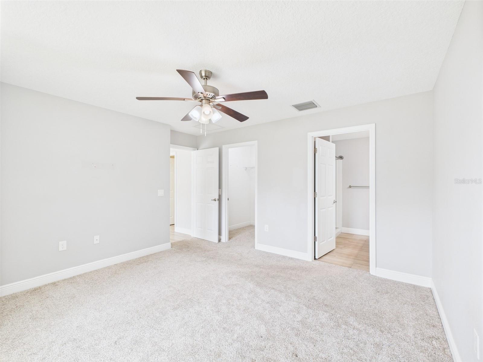 Listing photo id 19 for 1899 Oliver Drive