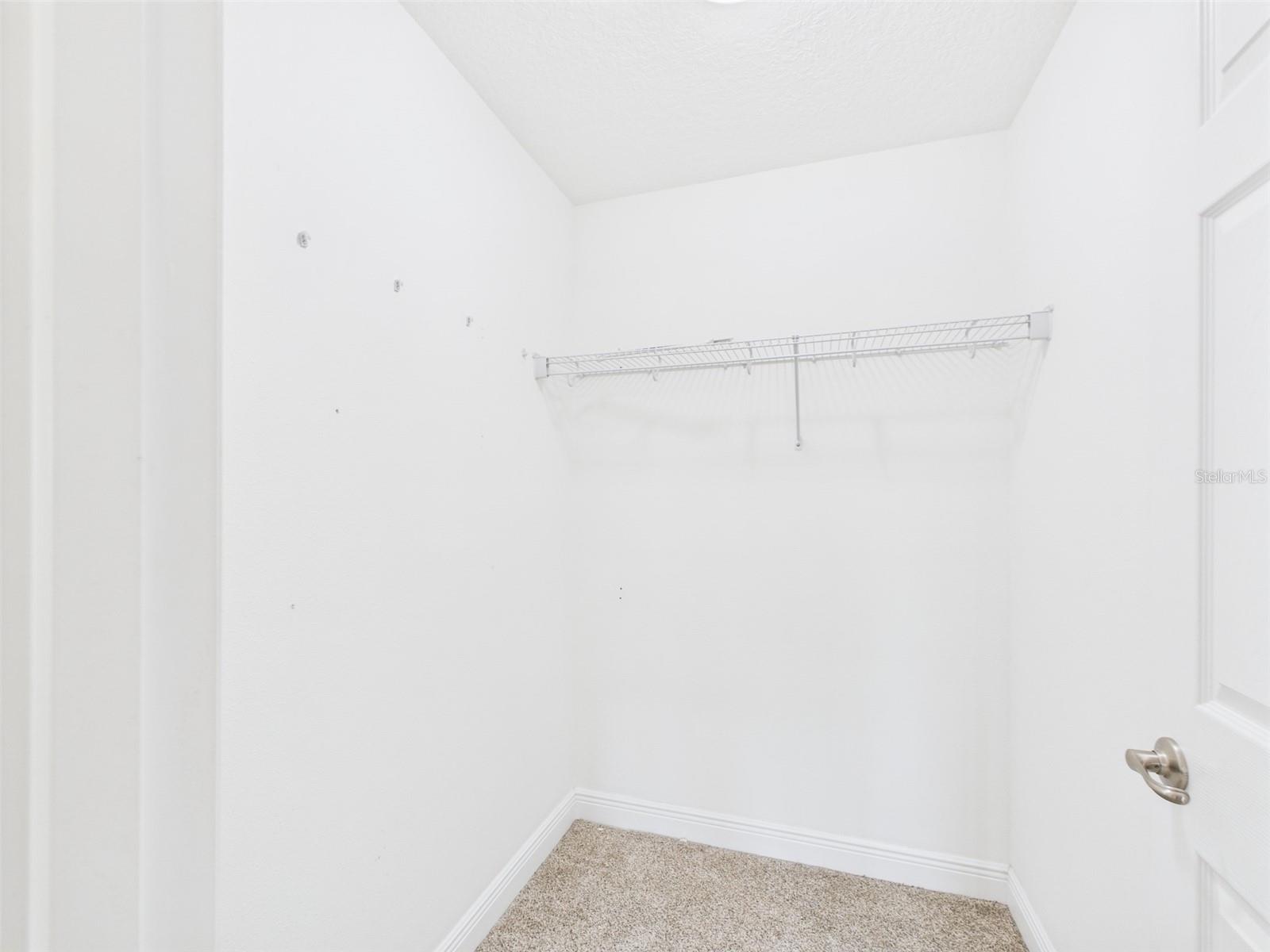 Listing photo id 21 for 1899 Oliver Drive