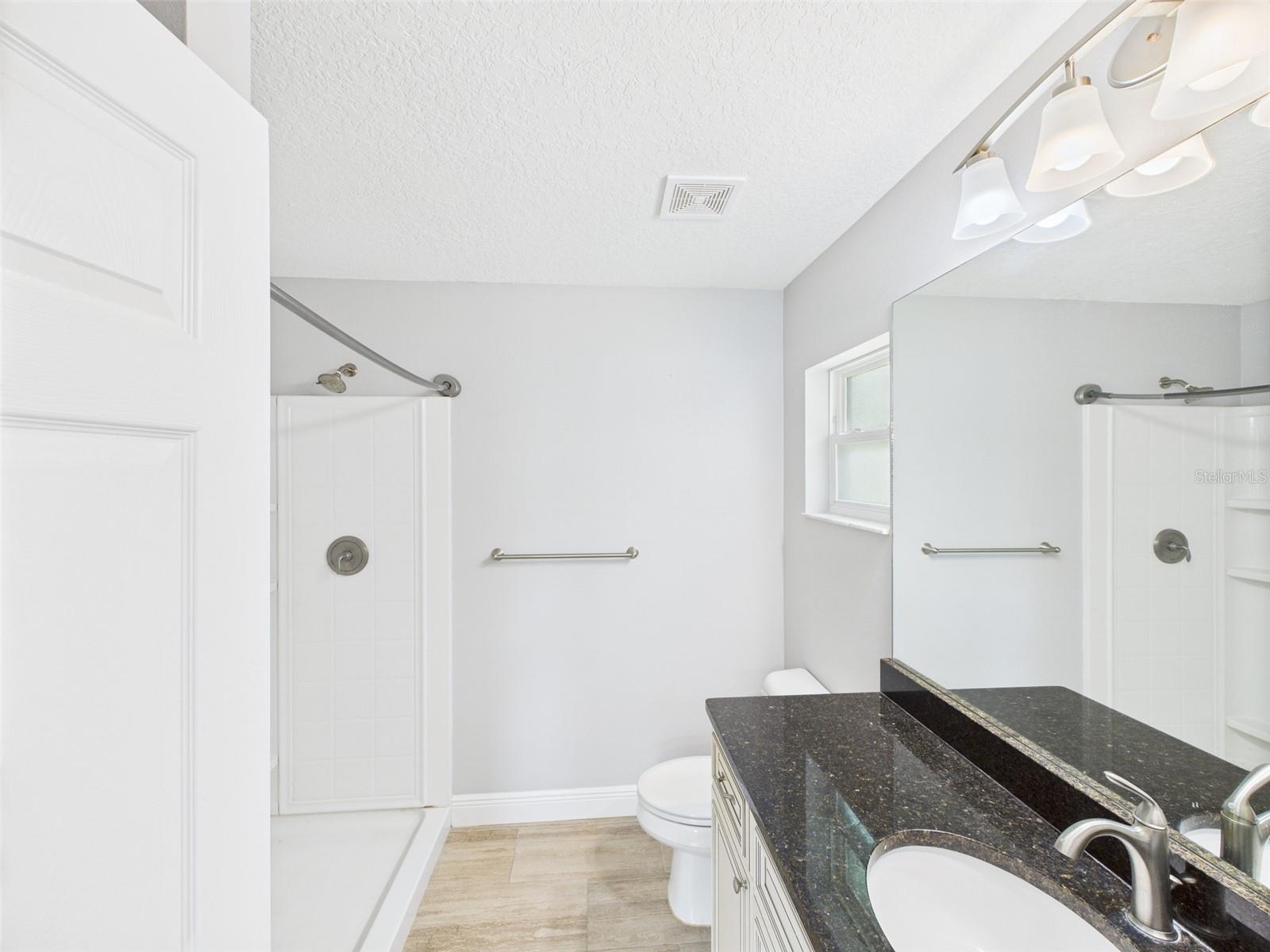 Listing photo id 23 for 1899 Oliver Drive