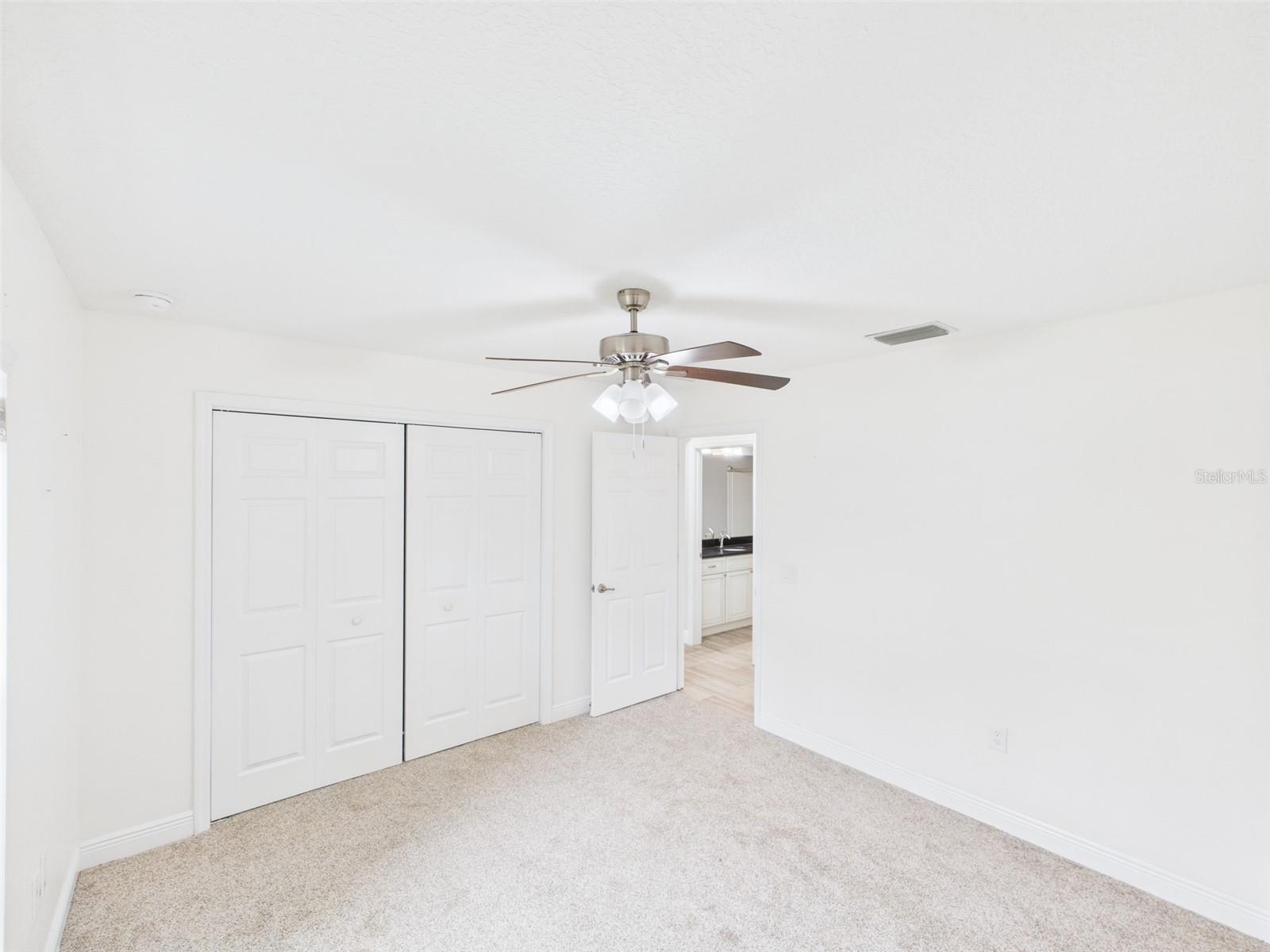 Listing photo id 28 for 1899 Oliver Drive