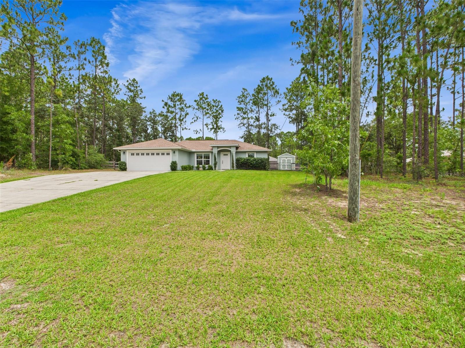 Listing photo id 32 for 1899 Oliver Drive