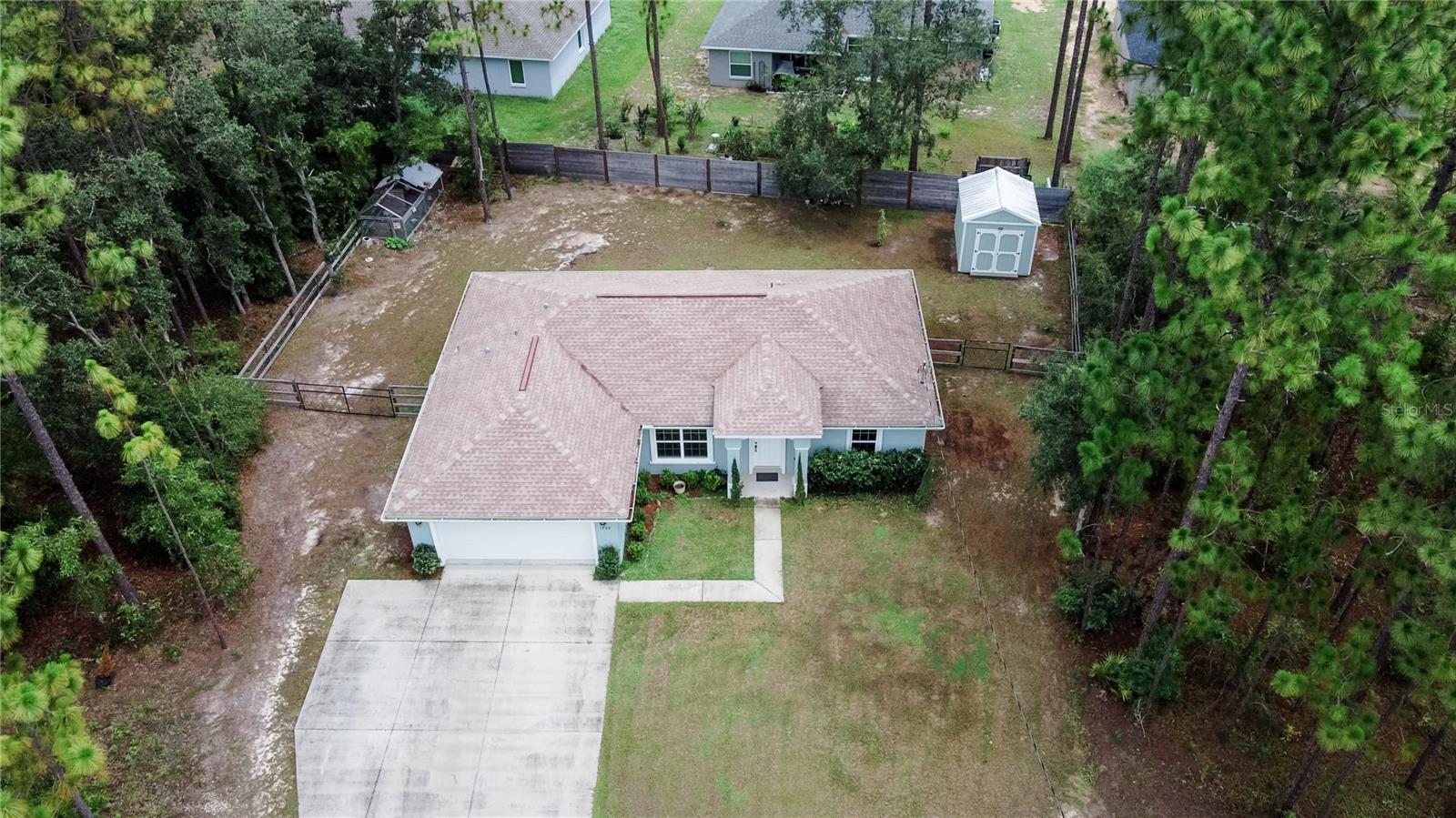 Listing photo id 37 for 1899 Oliver Drive