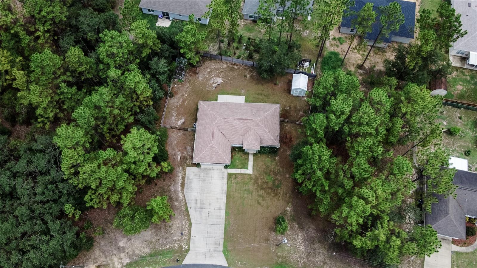 Listing photo id 38 for 1899 Oliver Drive