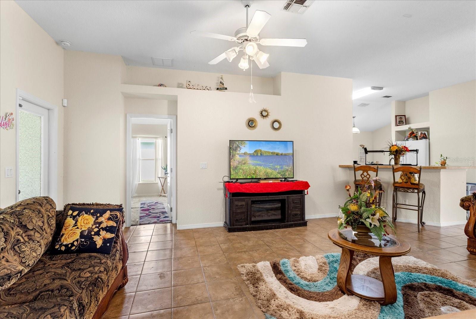 Listing photo id 11 for 18 Sunrise Drive