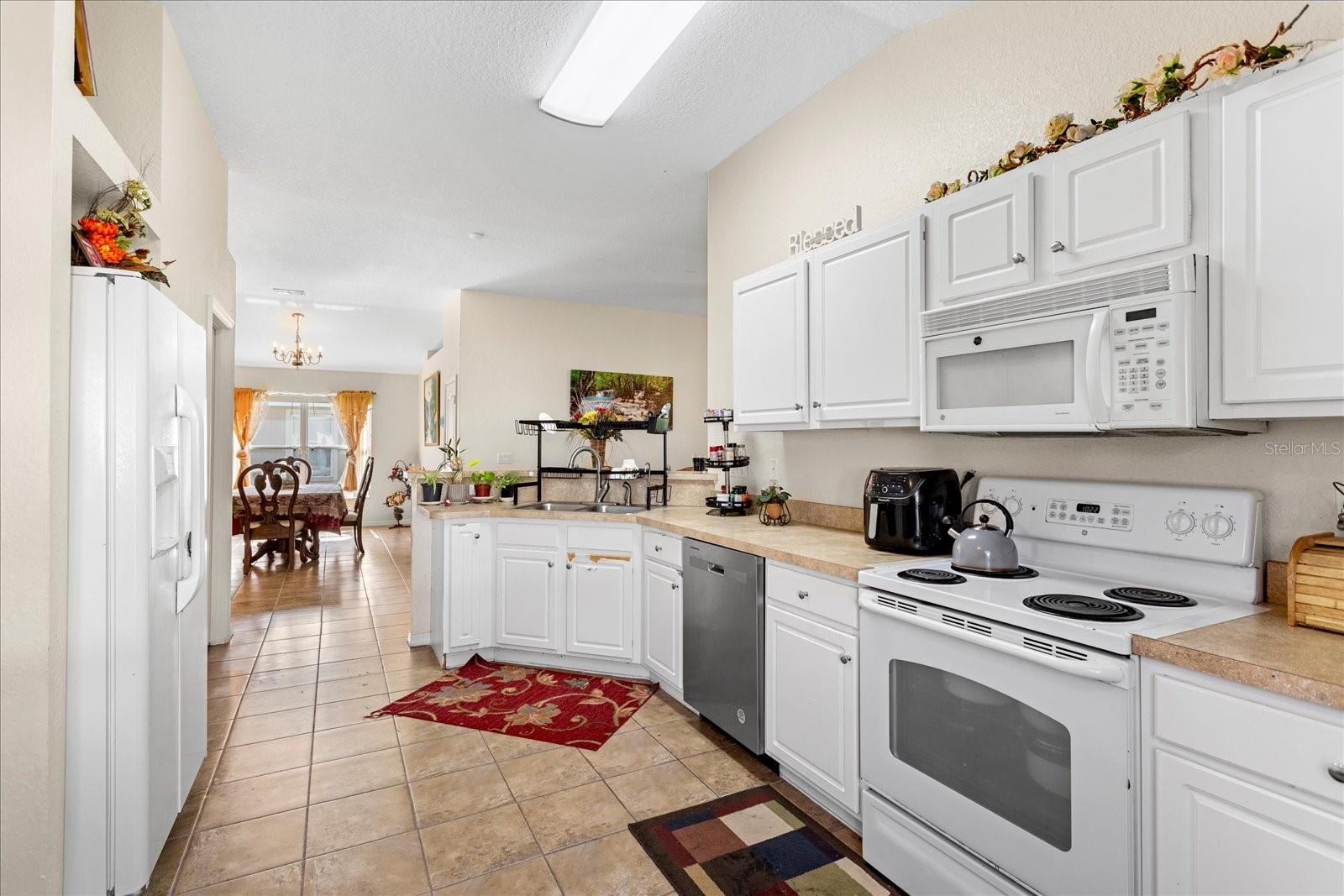 Listing photo id 7 for 18 Sunrise Drive