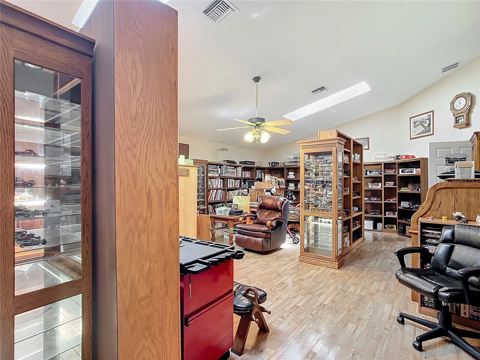 Image 10 of 19 For 3811 44th Street