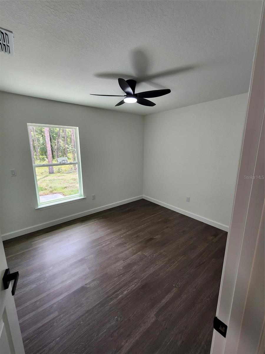 Image 3 of 20 For 24370 Falcon Avenue