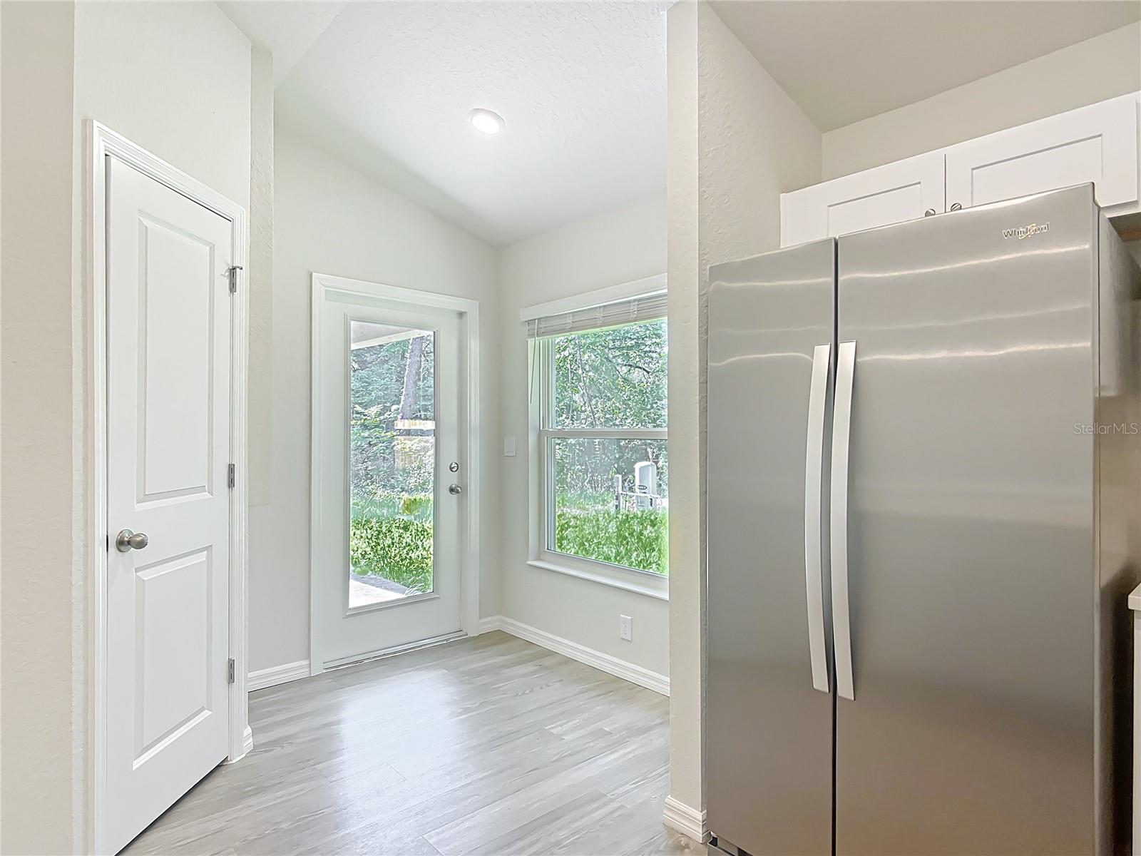 Listing photo id 18 for 109- 111 Harvard Street