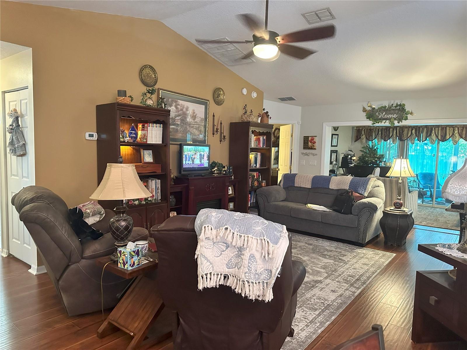 Image 7 of 30 For 8447 60th Court