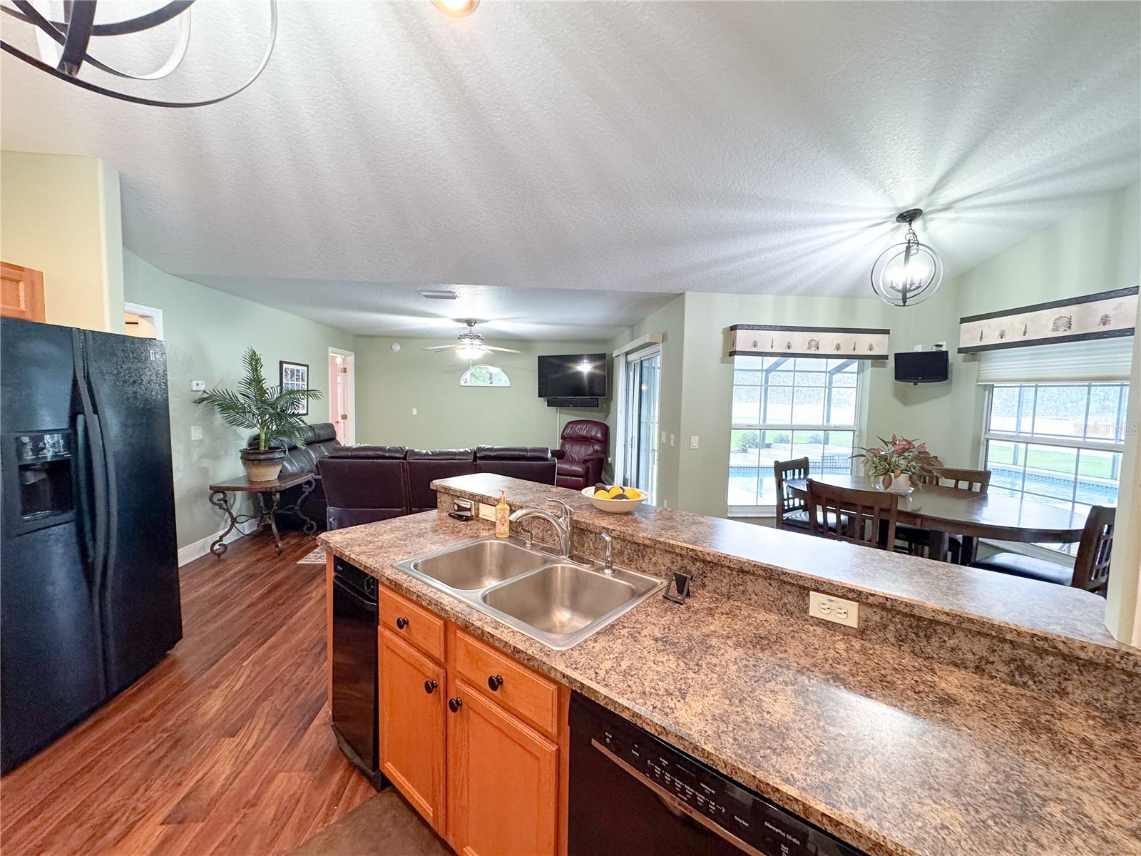 Image 30 of 73 For 6282 61st Avenue Road