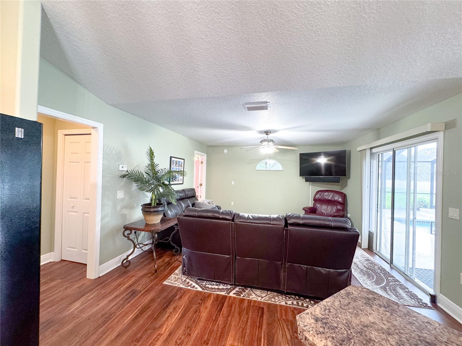Image 33 of 73 For 6282 61st Avenue Road