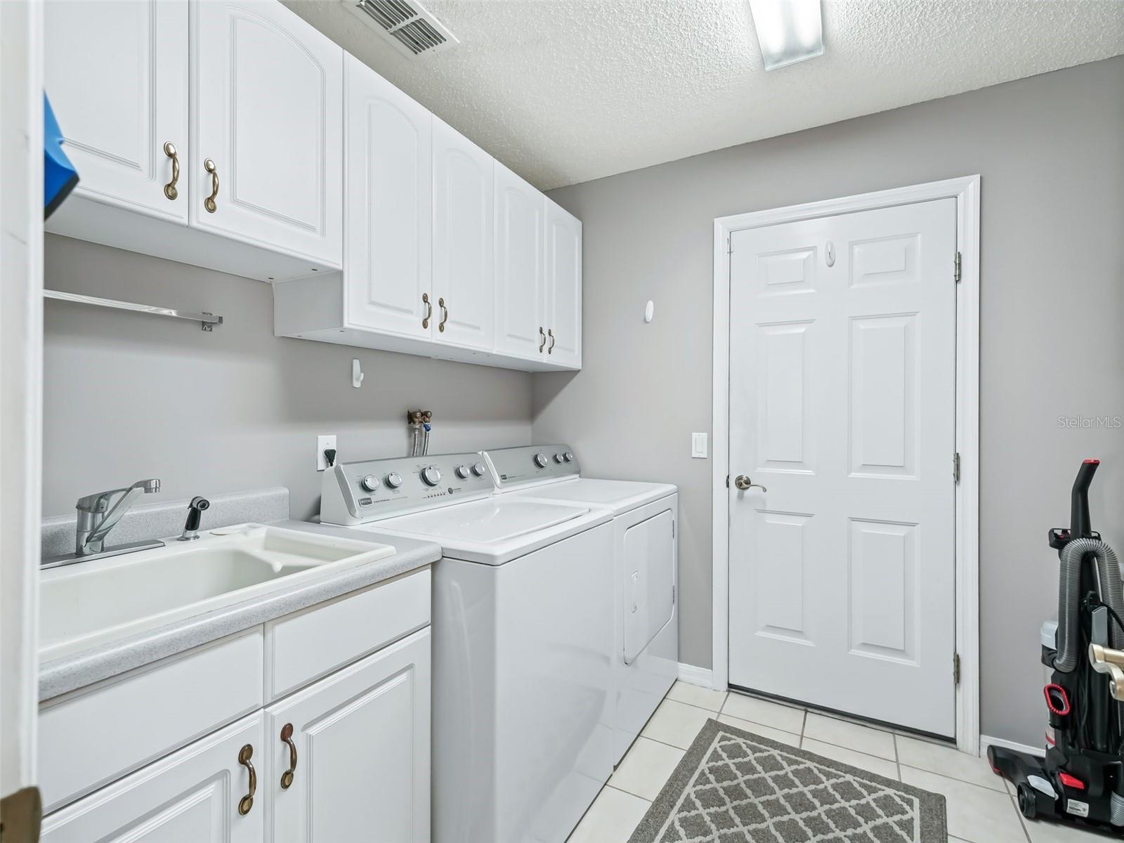 Image 21 of 27 For 1103 Chaparral Drive