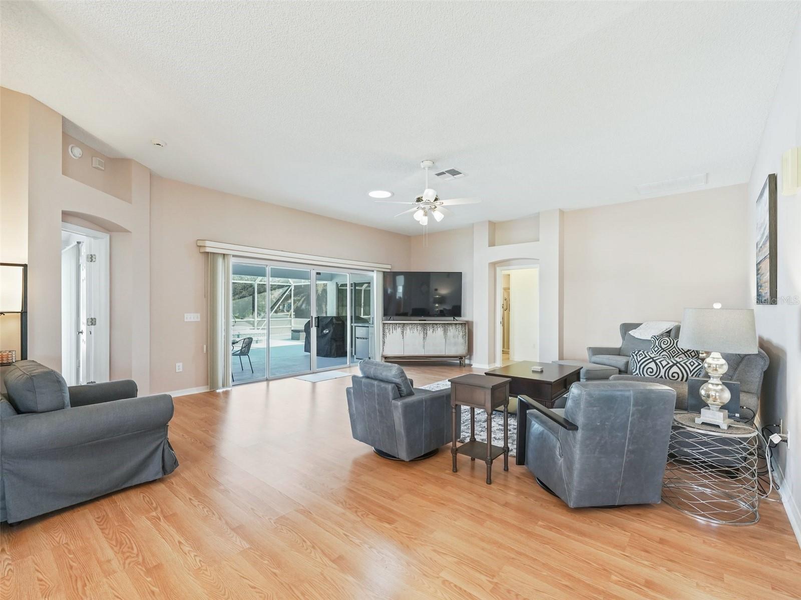 Image 8 of 27 For 1103 Chaparral Drive