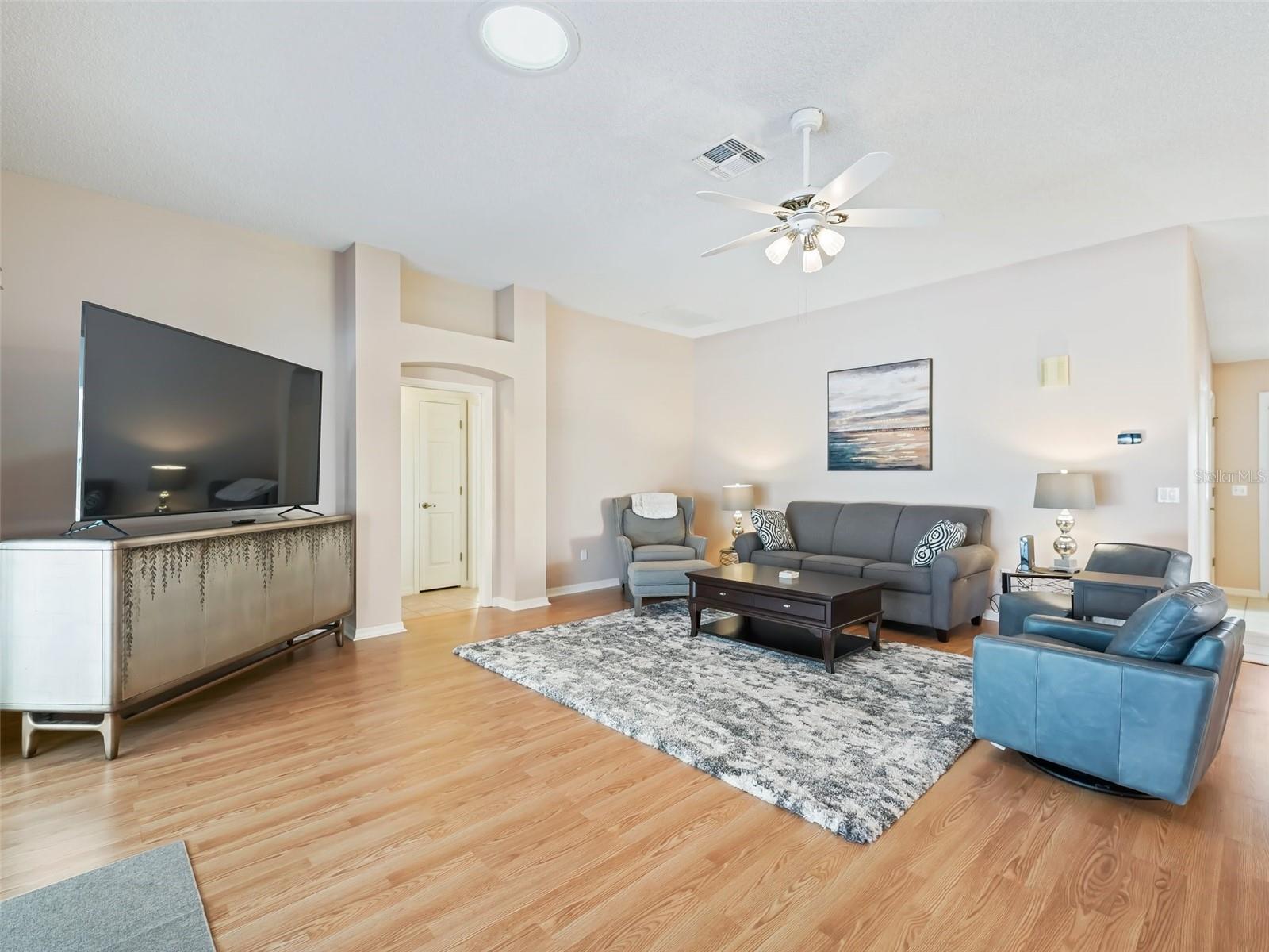 Image 9 of 27 For 1103 Chaparral Drive