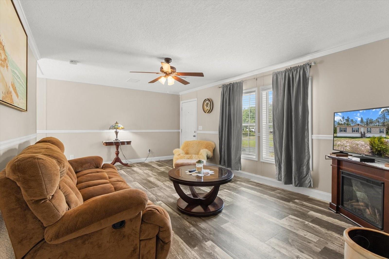 Image 11 of 56 For 2443 Pine Ridge Avenue