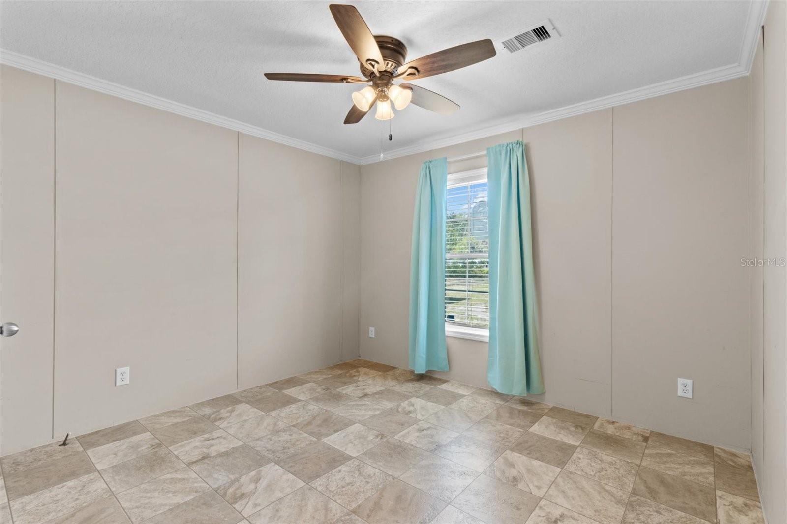 Image 17 of 56 For 2443 Pine Ridge Avenue