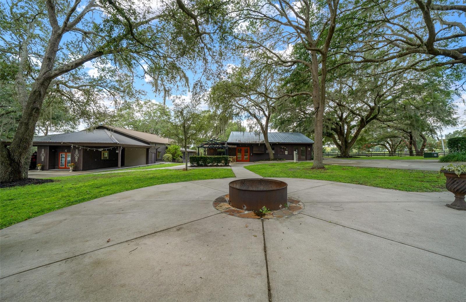 Listing photo id 43 for 3024 Marion County Road
