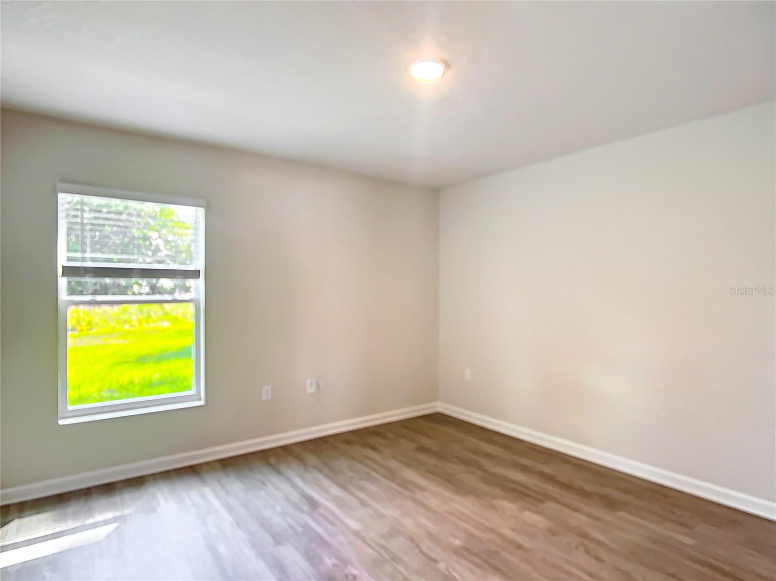Listing photo id 8 for 9030- 9032 Travis Drive