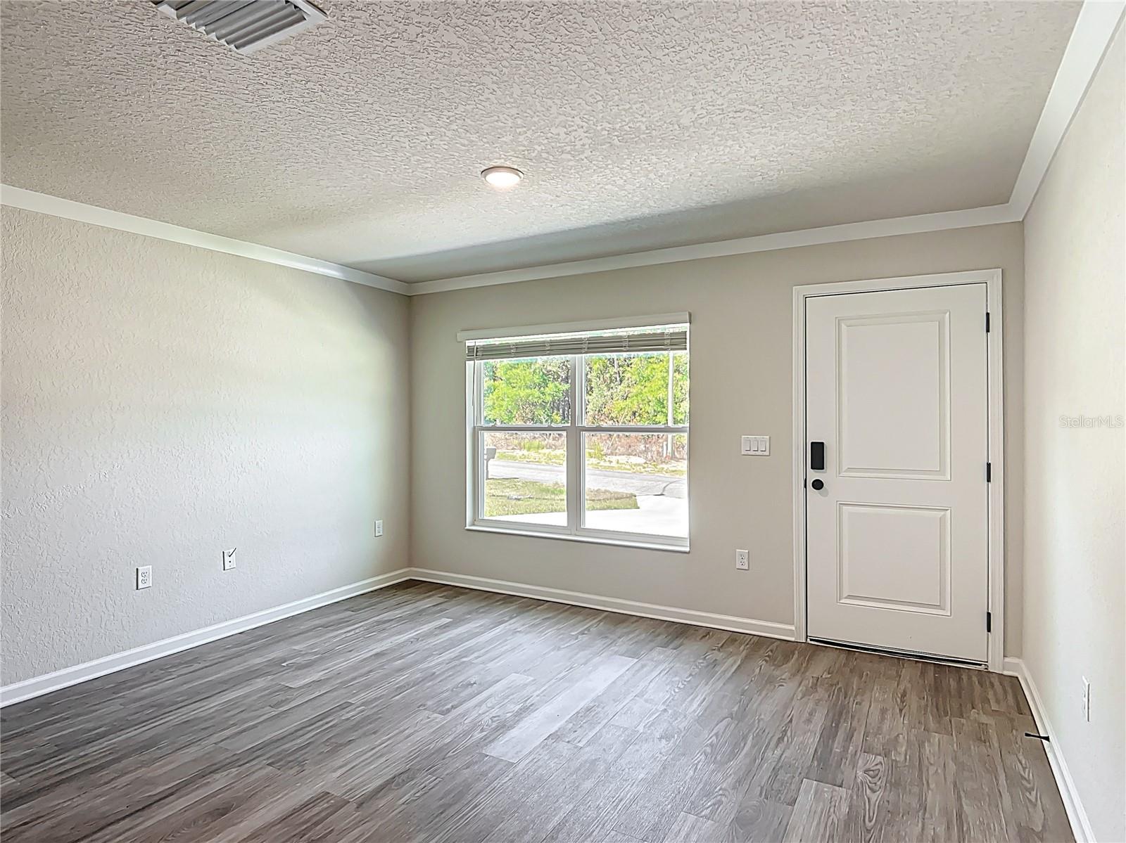 Listing photo id 1 for 9030- 9032 Travis Drive