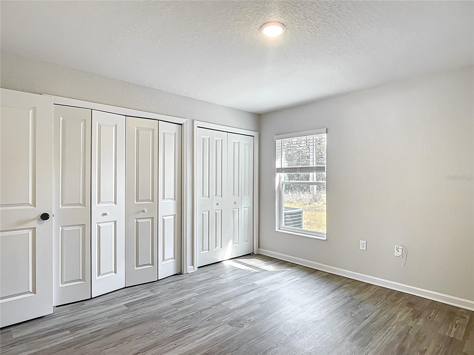Listing photo id 6 for 9030- 9032 Travis Drive