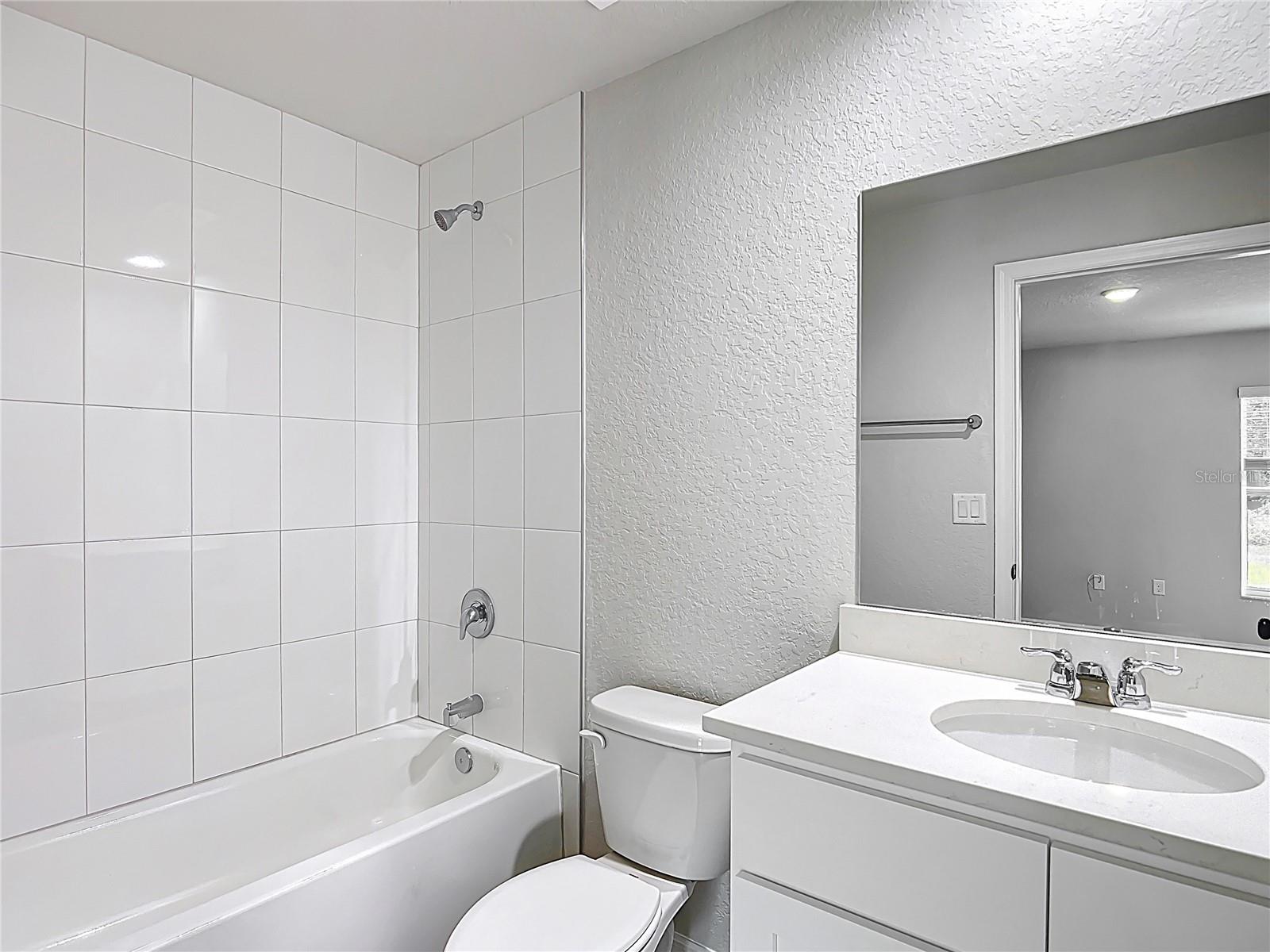 Listing photo id 7 for 9030- 9032 Travis Drive
