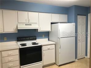 Listing photo id 3 for 2445 18 Circle