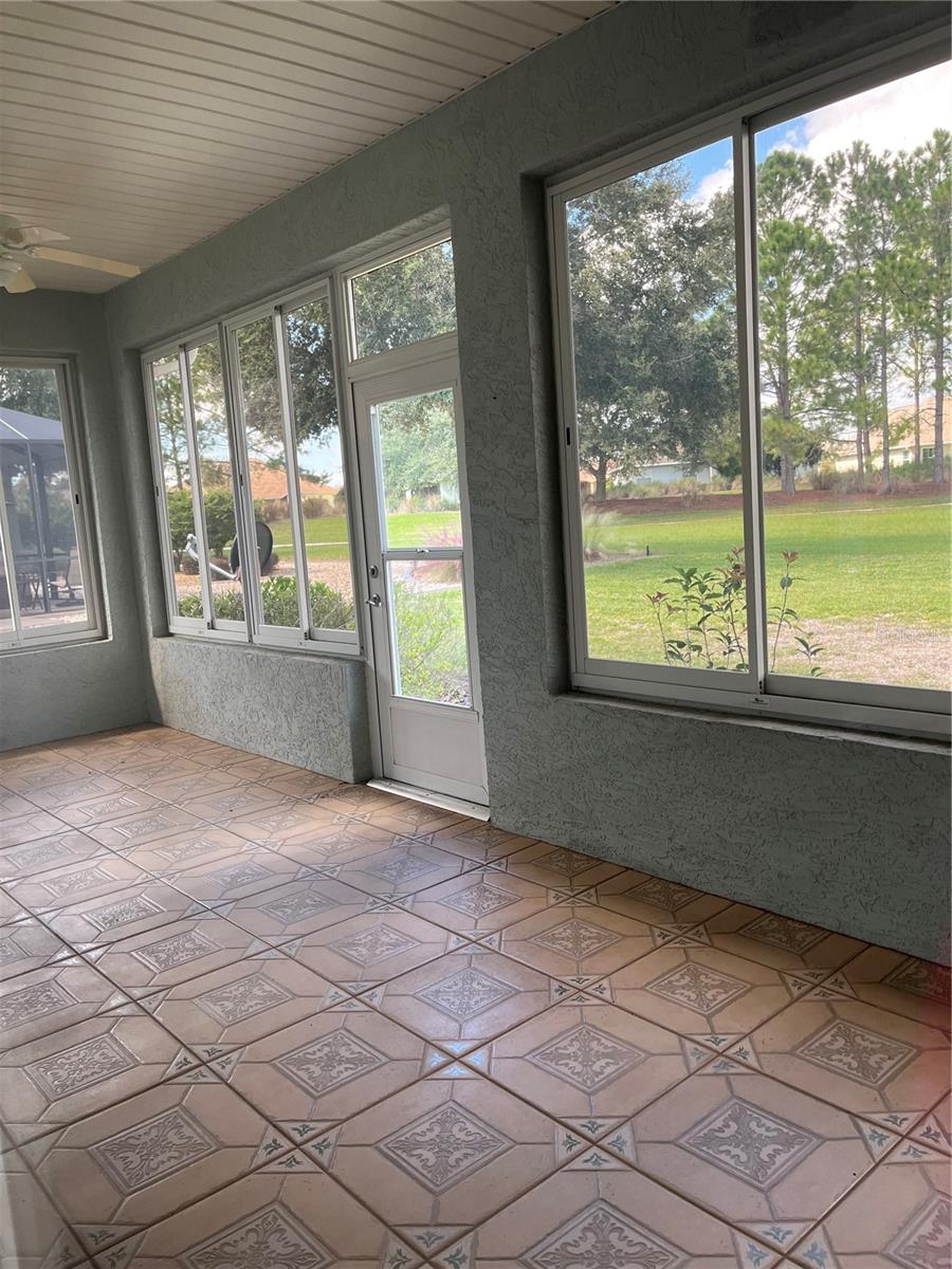 Image 15 of 40 For 8701 83rd Circle