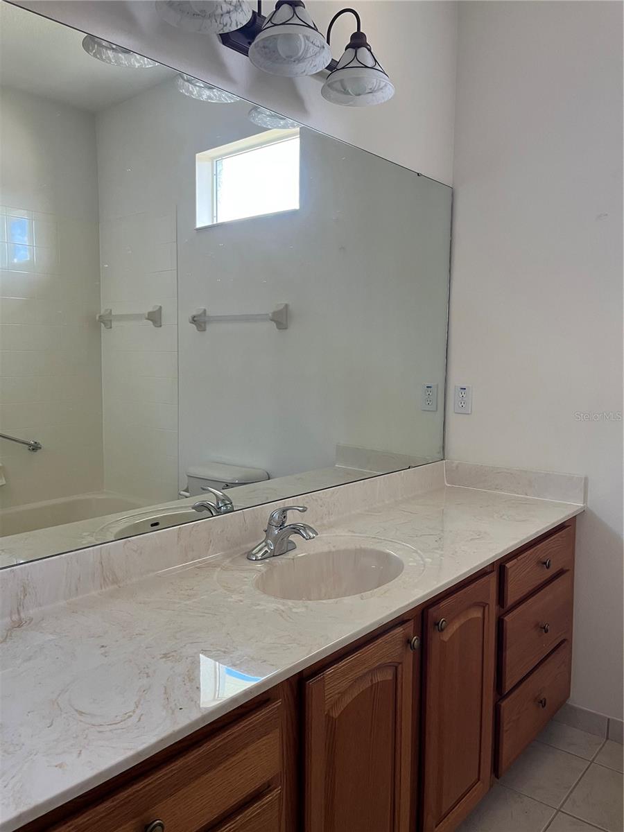 Image 19 of 40 For 8701 83rd Circle