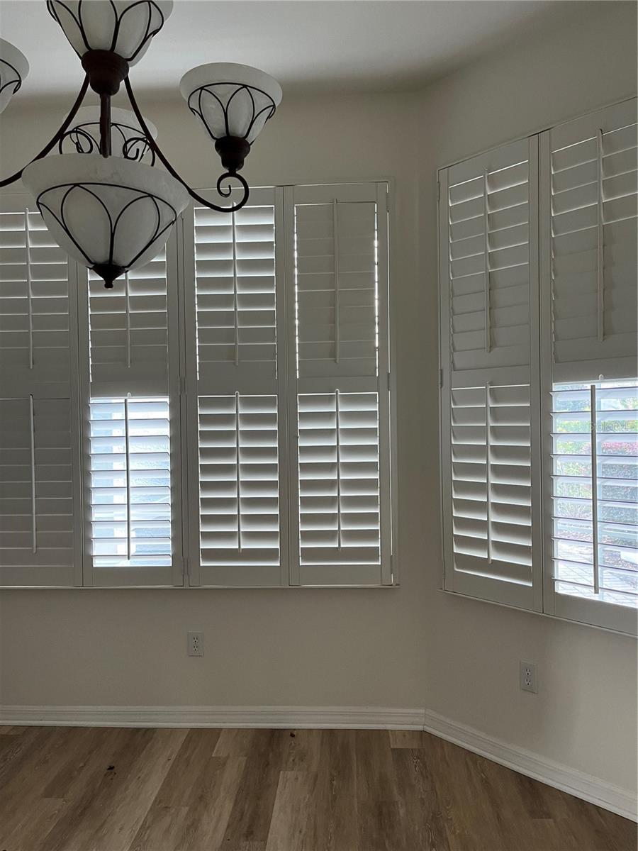 Image 4 of 40 For 8701 83rd Circle