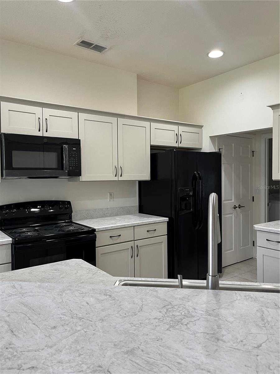 Image 7 of 40 For 8701 83rd Circle
