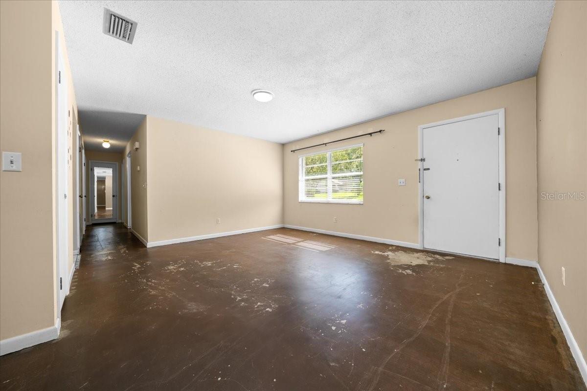 Listing photo id 9 for 1928 14th Avenue