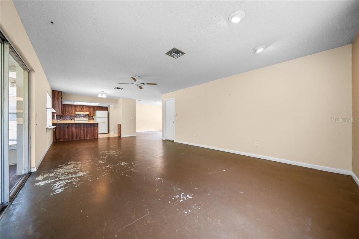 Listing photo id 13 for 1928 14th Avenue