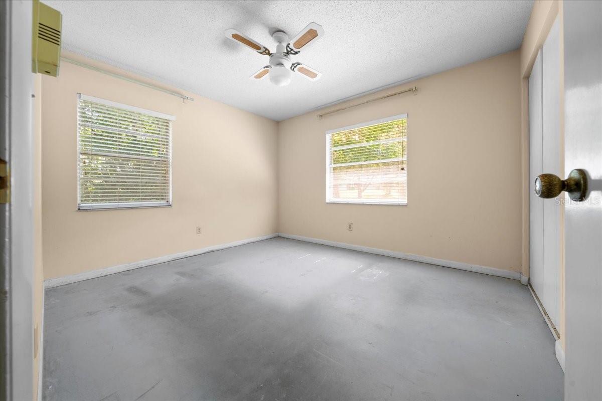 Listing photo id 25 for 1928 14th Avenue