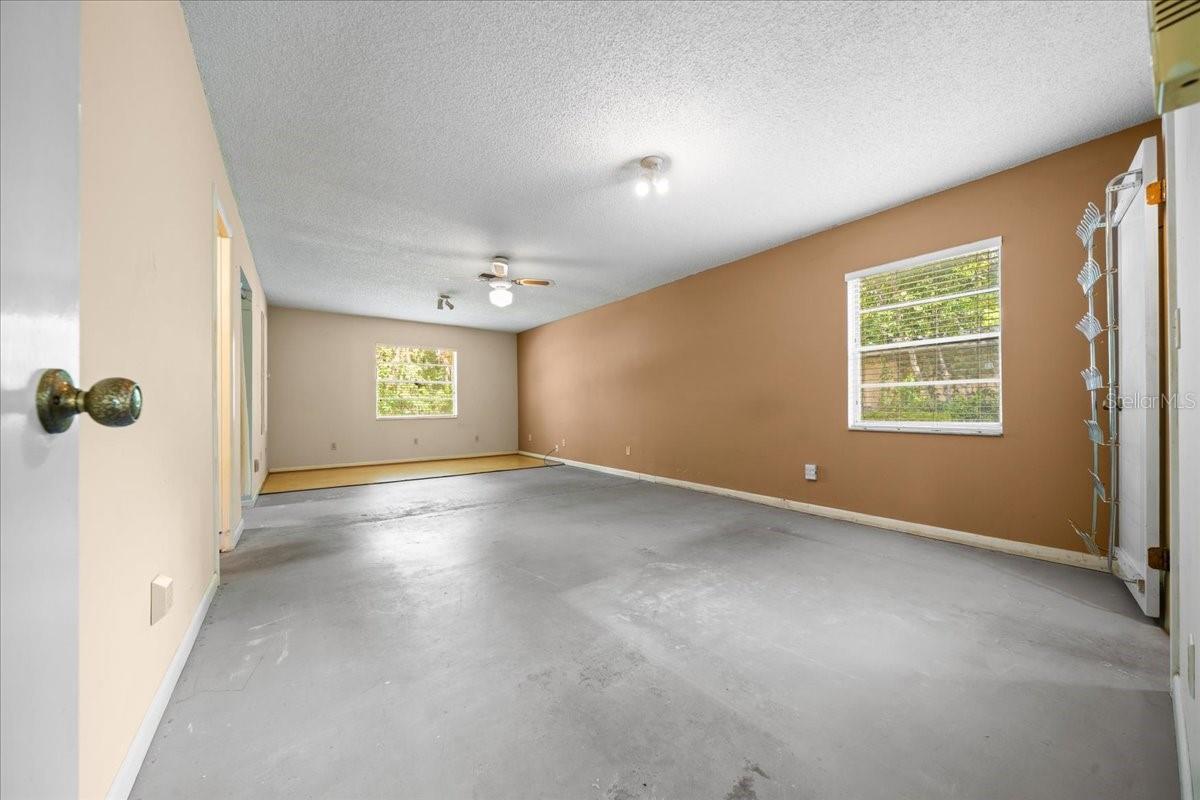 Listing photo id 27 for 1928 14th Avenue