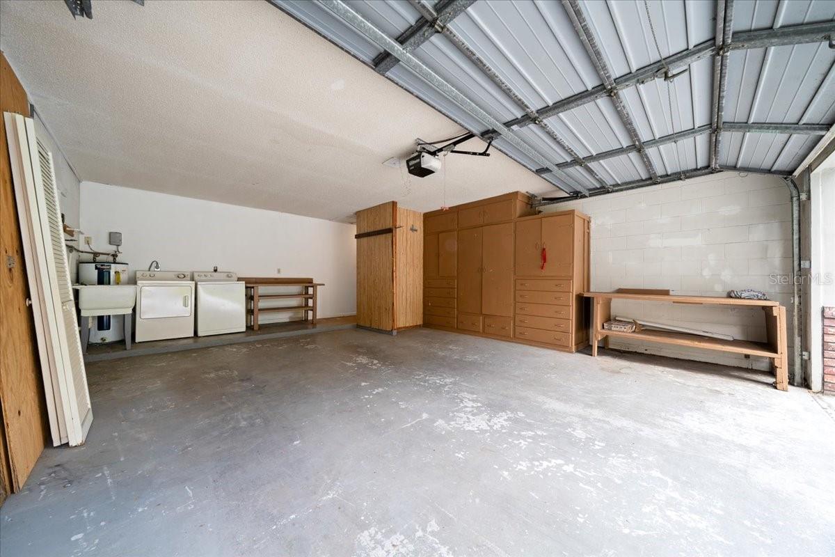 Listing photo id 37 for 1928 14th Avenue