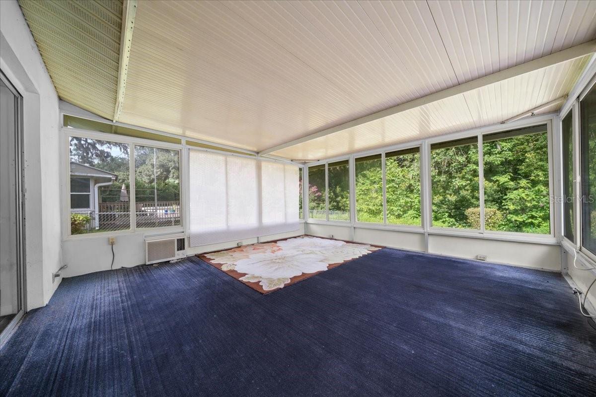 Listing photo id 41 for 1928 14th Avenue