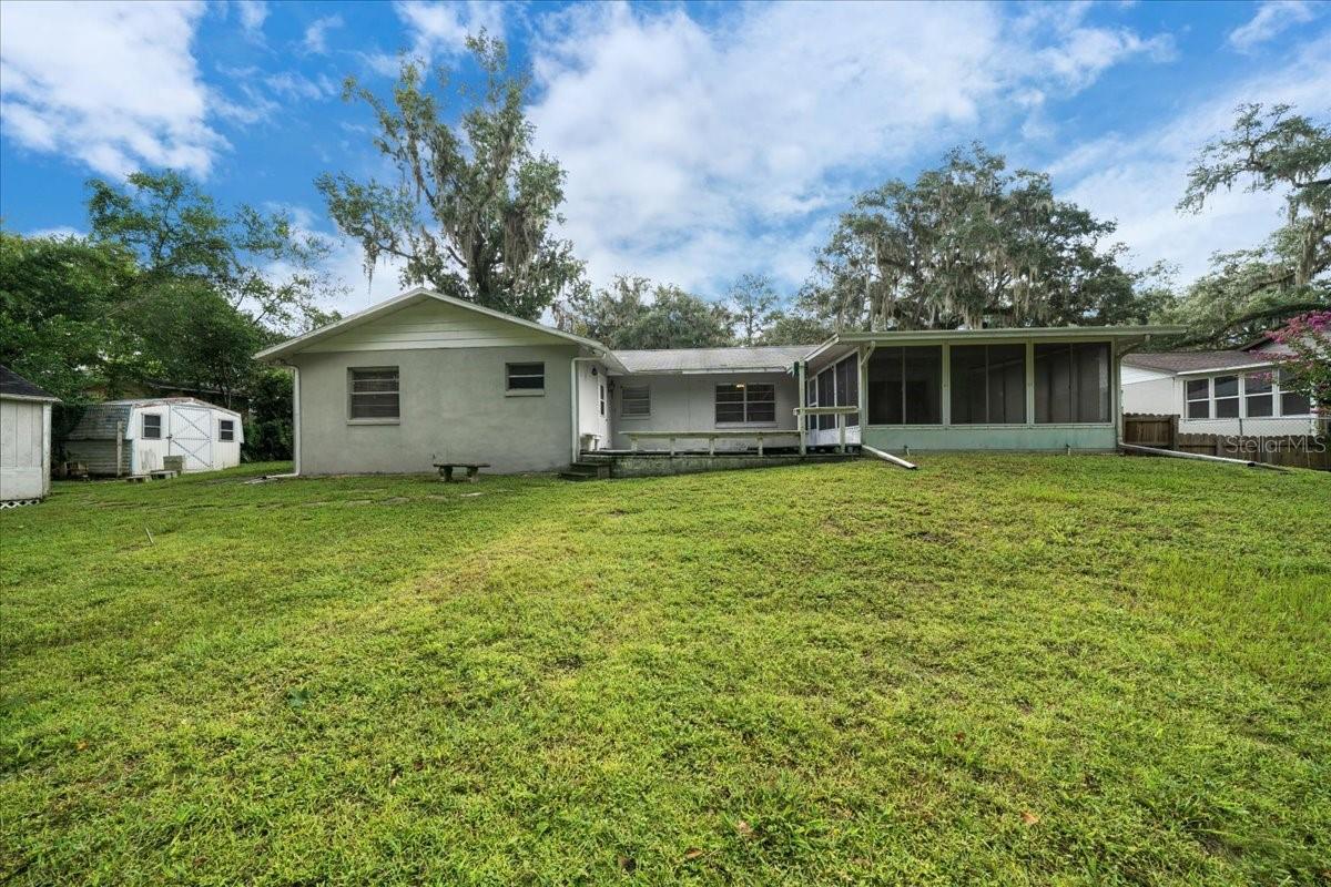 Listing photo id 44 for 1928 14th Avenue