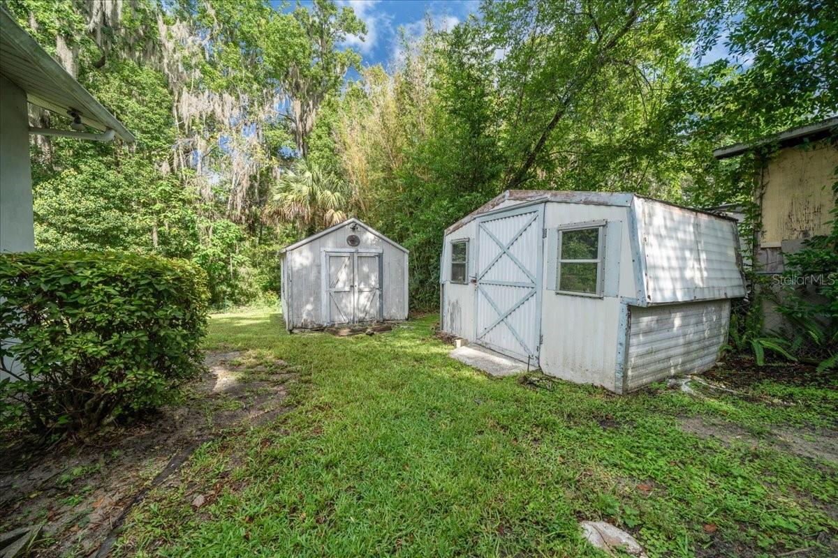 Listing photo id 46 for 1928 14th Avenue