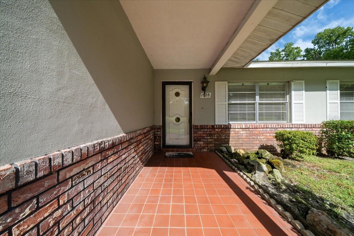 Listing photo id 6 for 1928 14th Avenue