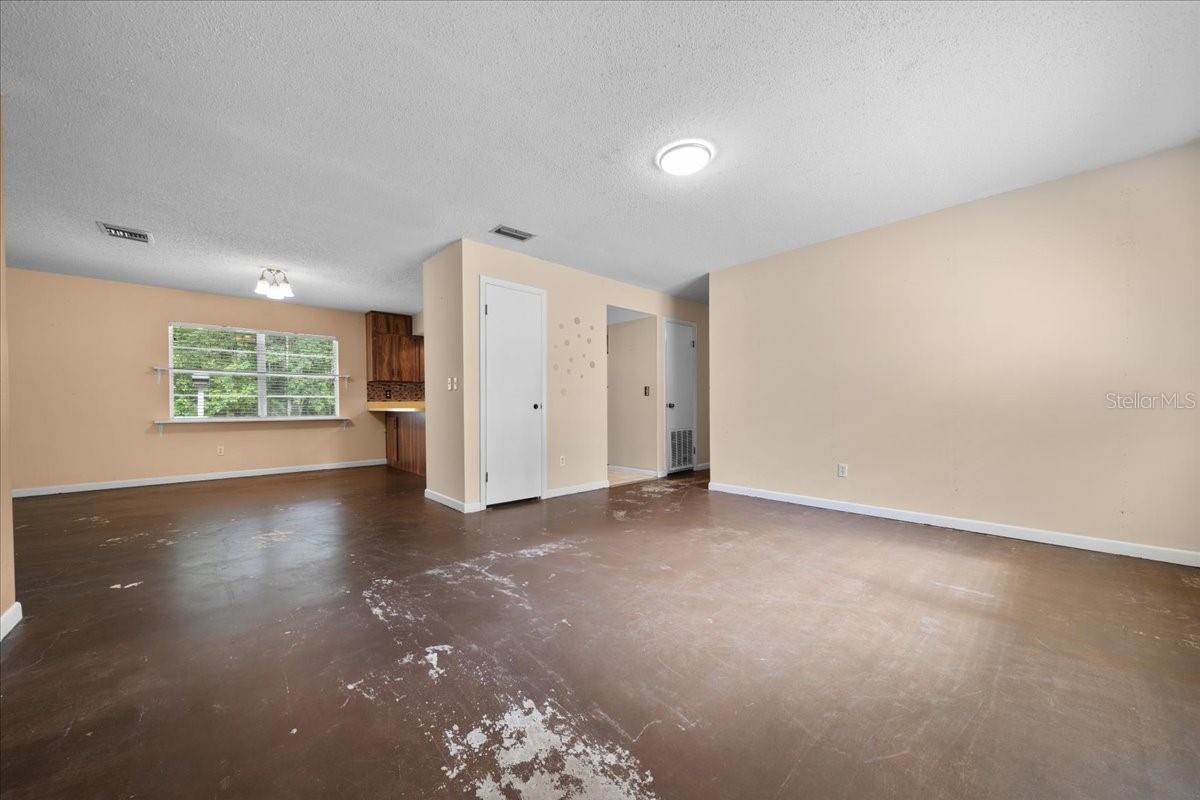 Listing photo id 7 for 1928 14th Avenue