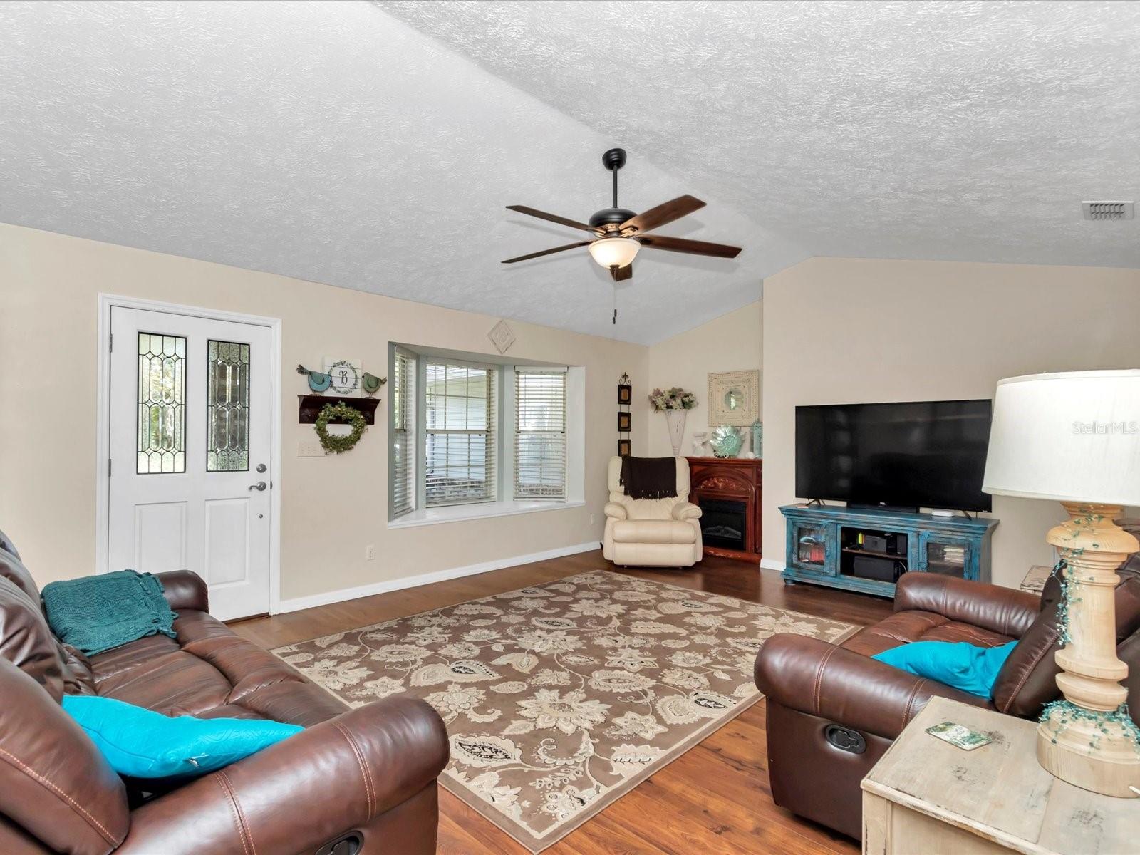 Image 5 of 51 For 4720 9th Street