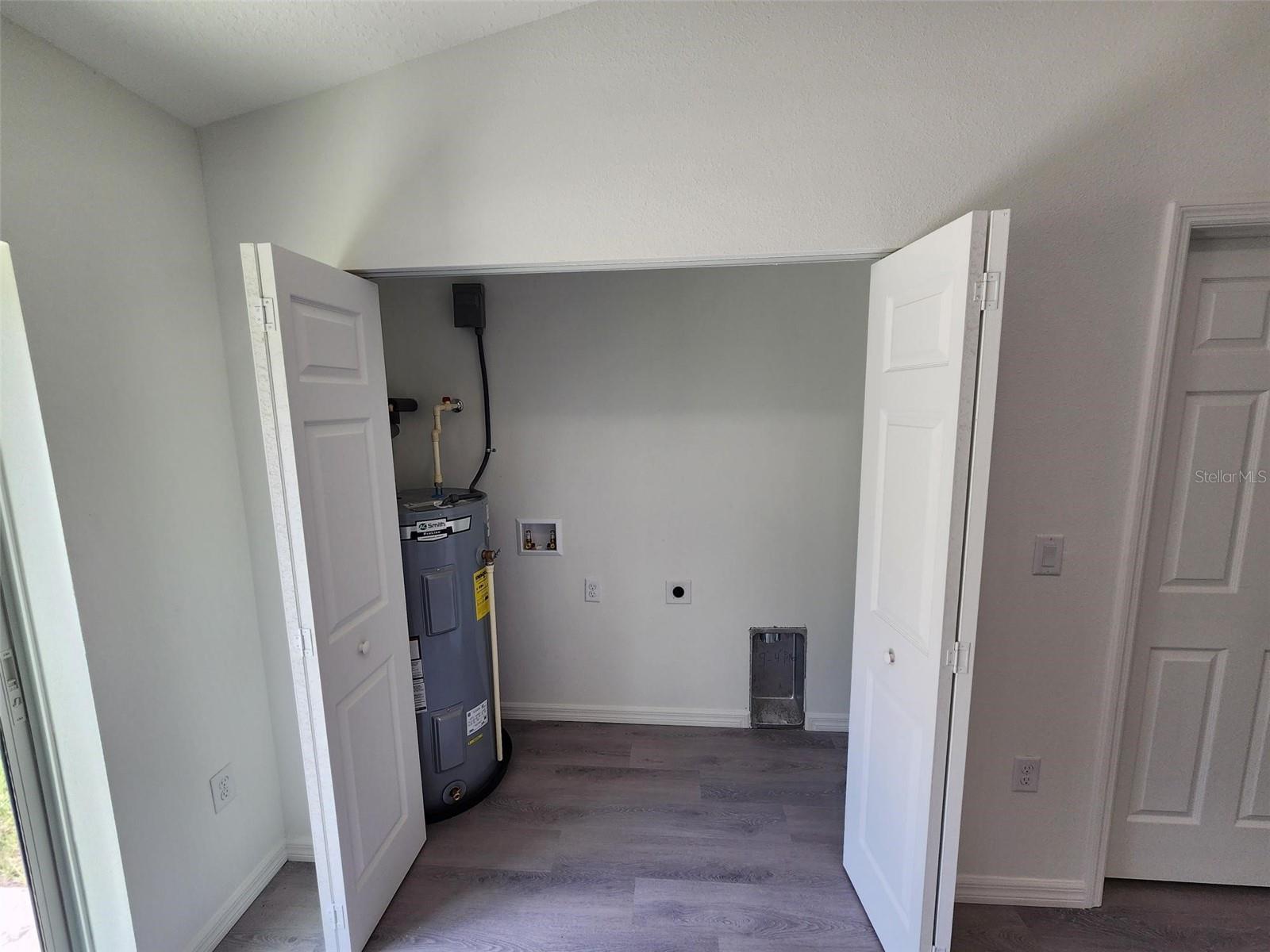 Image 10 of 11 For 24780 Hillsdale Avenue