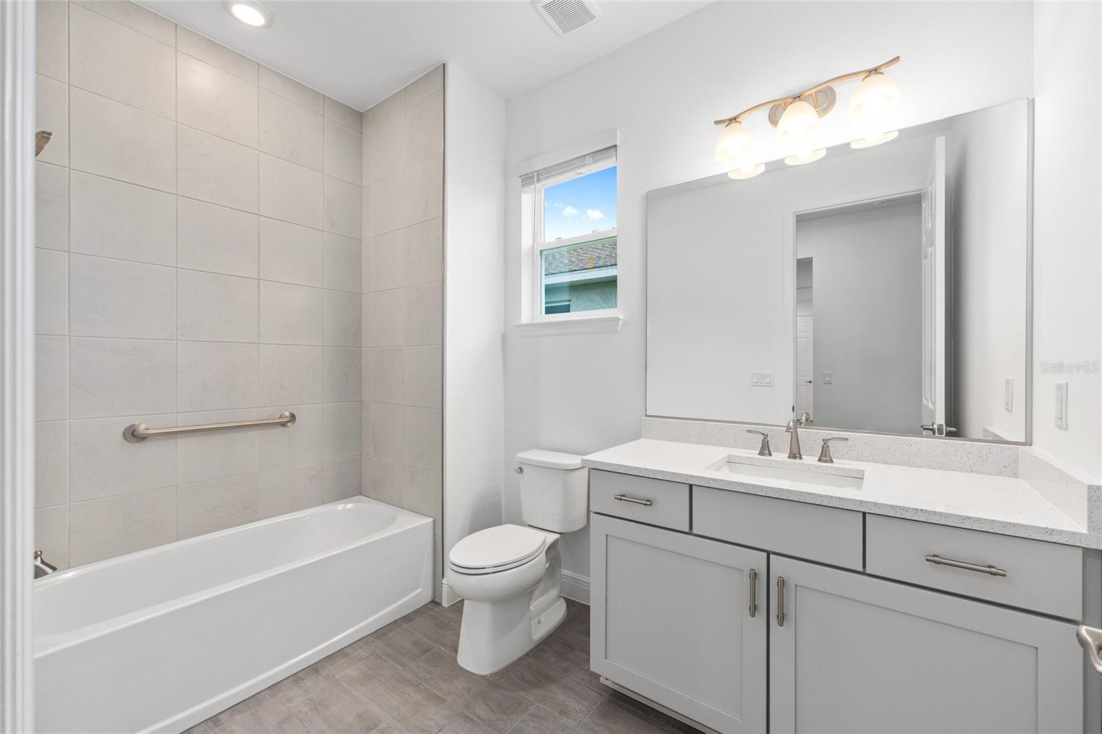 Image 12 of 42 For 10880 101st Loop