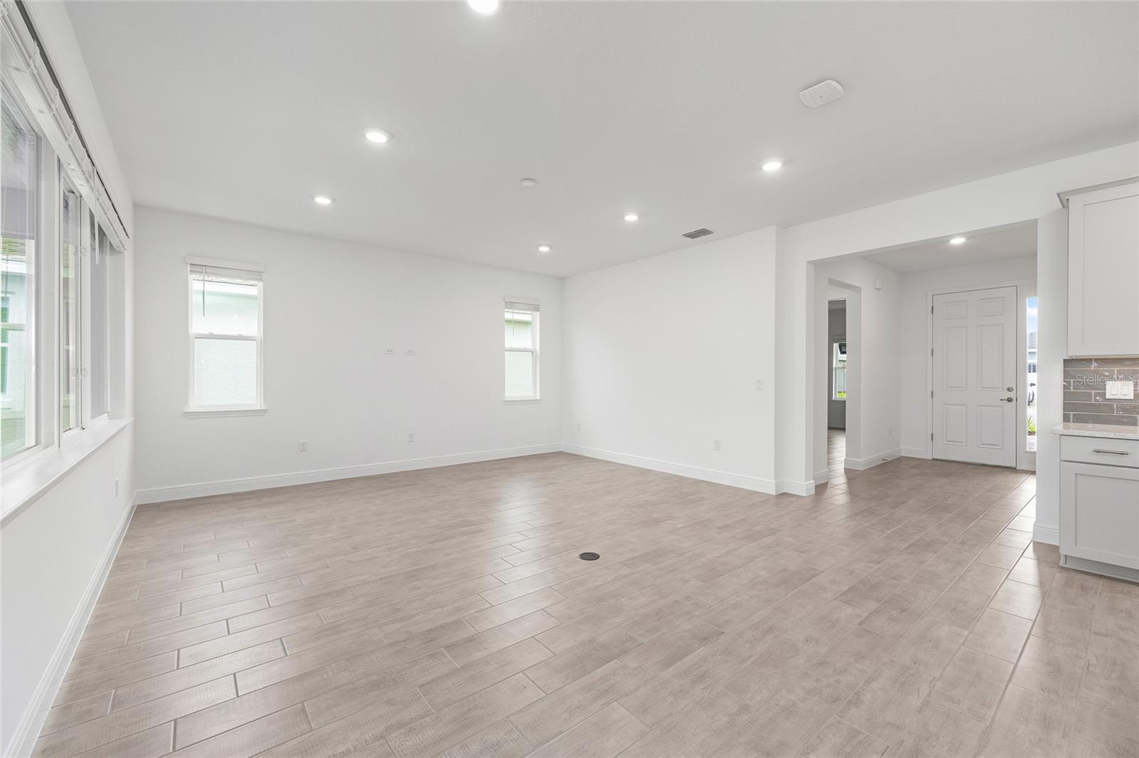 Image 18 of 42 For 10880 101st Loop