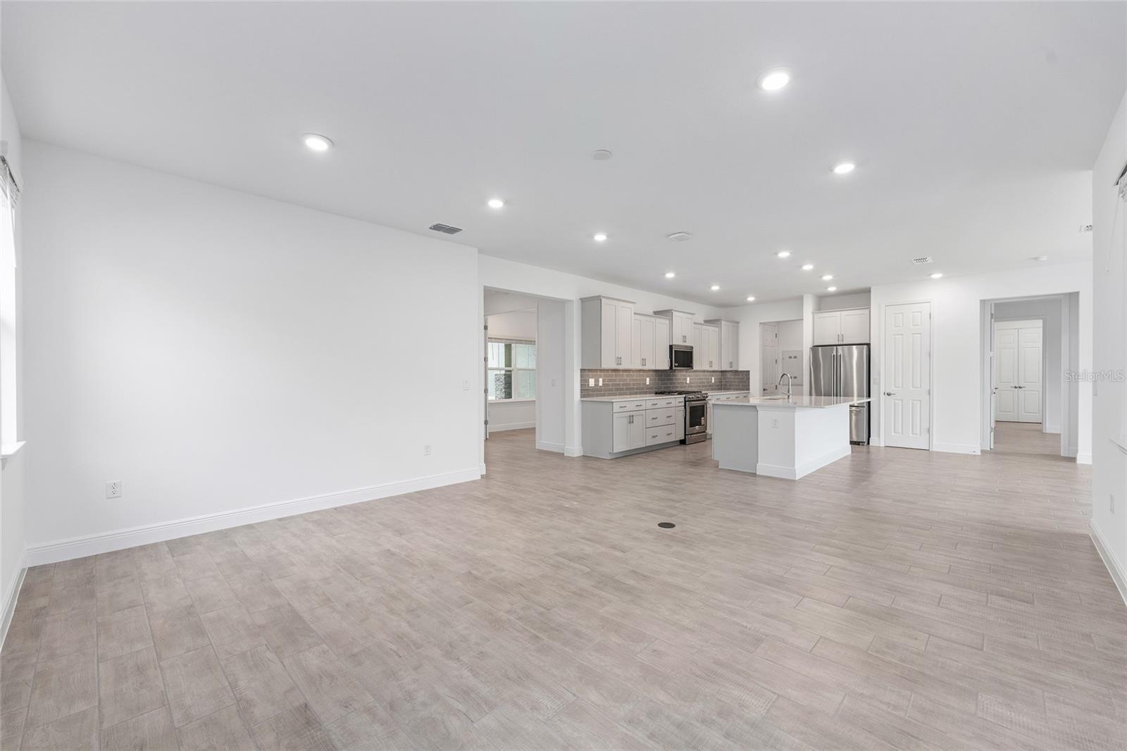 Image 19 of 42 For 10880 101st Loop