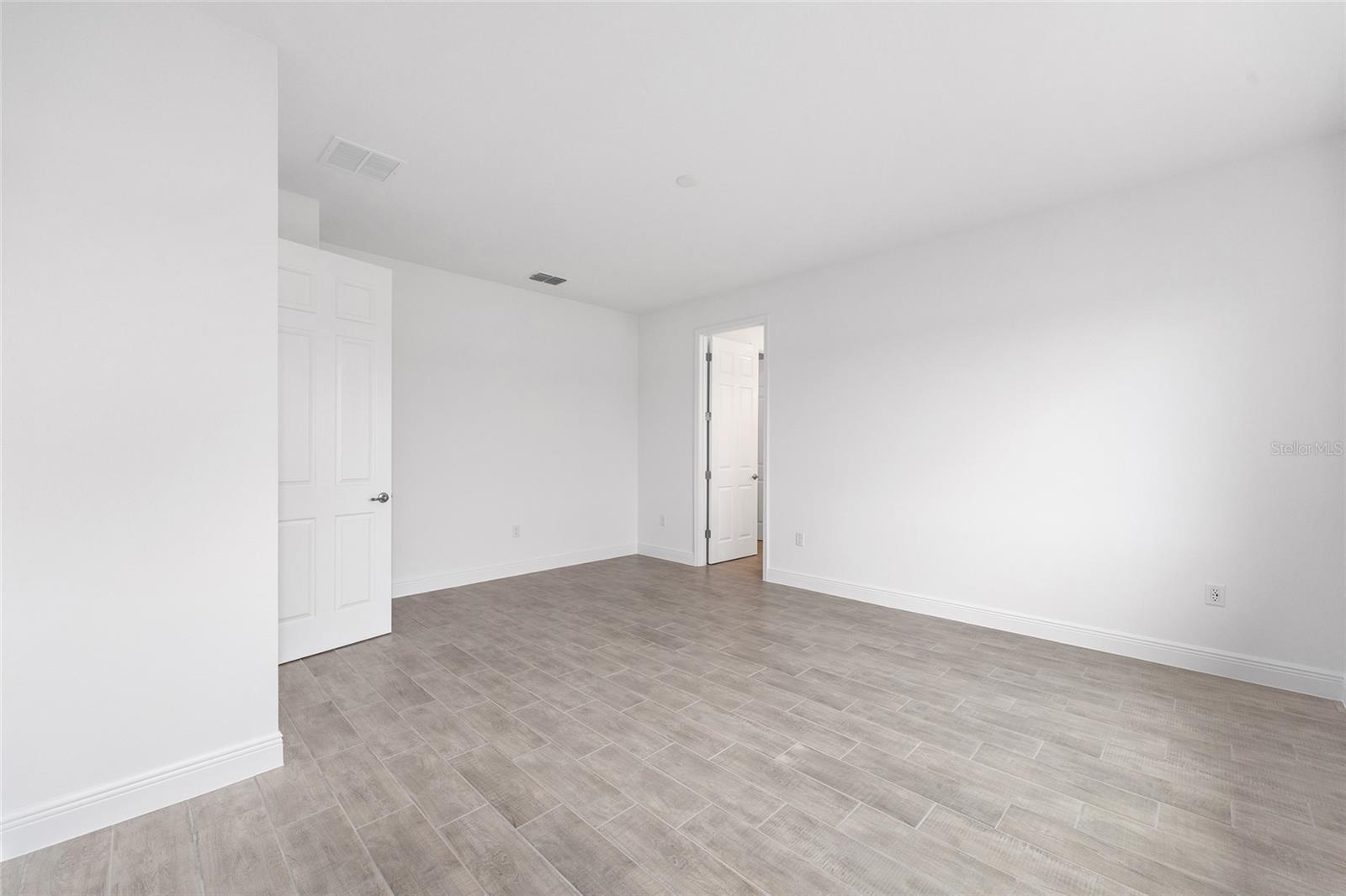 Image 28 of 42 For 10880 101st Loop